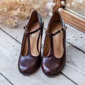 Elegant Retro Chocolate Brown T-Strap Women's Leather Heels size 38/7-7.5